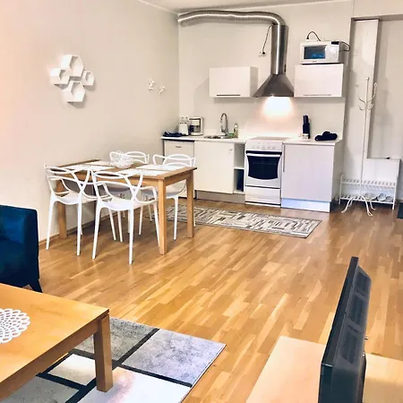 Cozy At The Heart Of The City, Near Port Apartamento